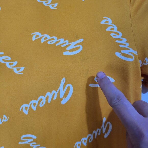 GUESS Kids SZ M 10/12 All Over Print Spell Out y2k style T shirt Yellow White - Picture 3 of 6